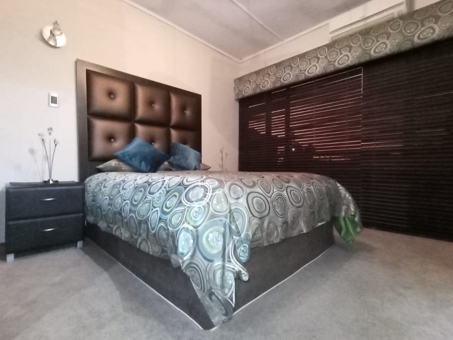 4 Bedroom Property for Sale in Baillie Park North West